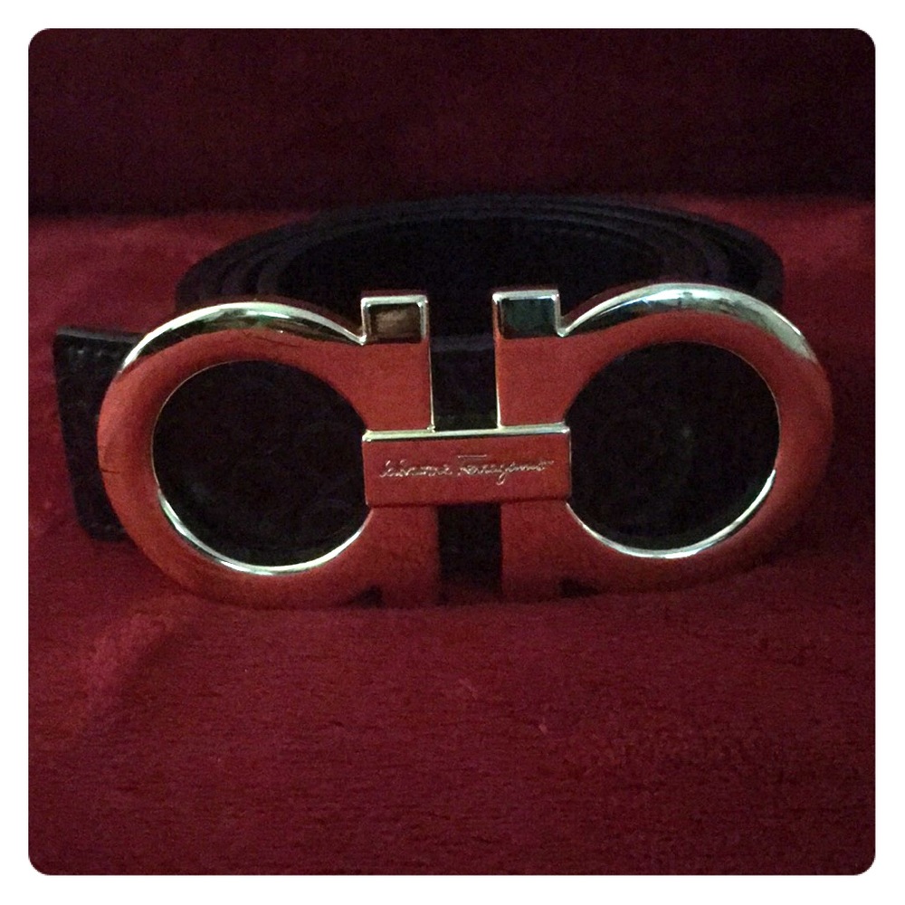 Black and gold Salvatore Ferragamo belt